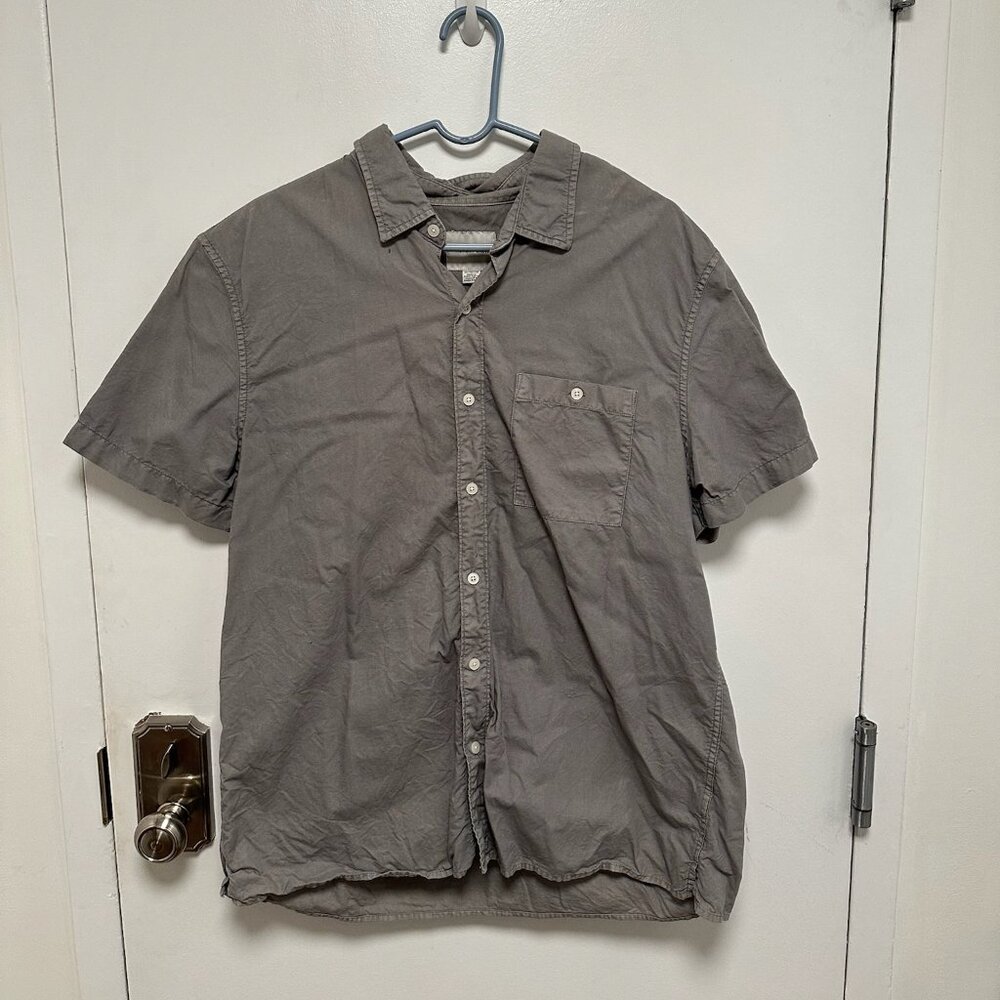 American Eagle Gray Short Sleeve Button-Up Shirt - Size XL